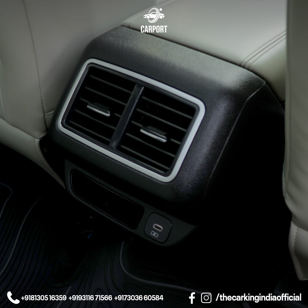 Used MAHINDRA XUV 700 AXL UNREGISTERED 2023 black - photo 7
