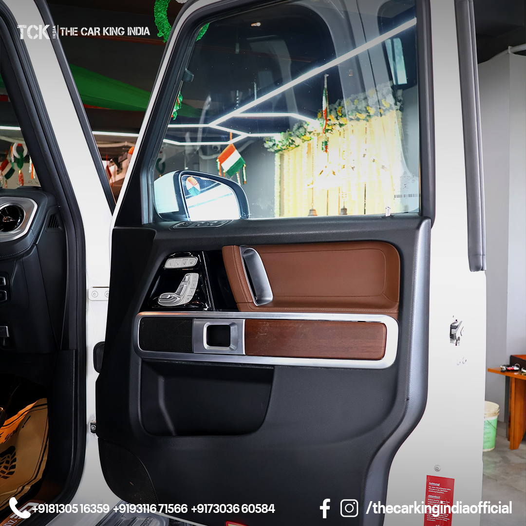 Used 2021 MERCEDES G WAGON G350D white - photo 8