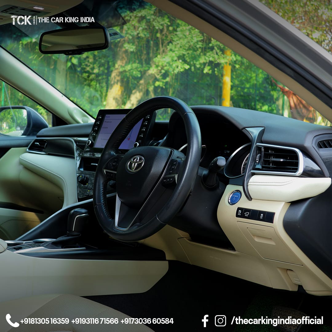 Used TOYOTA CAMRY HYBRID 2022 silver - photo 6