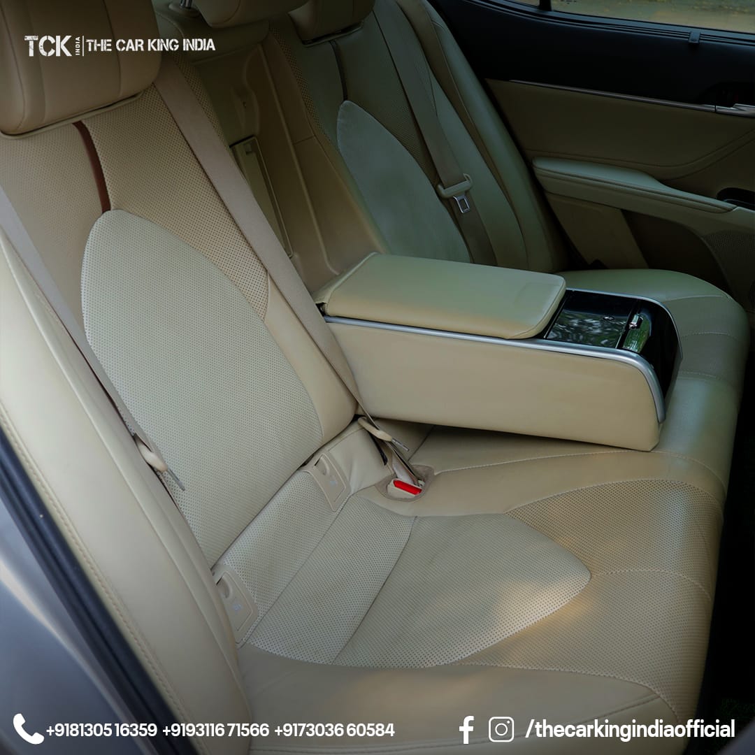 Used TOYOTA CAMRY HYBRID 2022 silver - photo 8