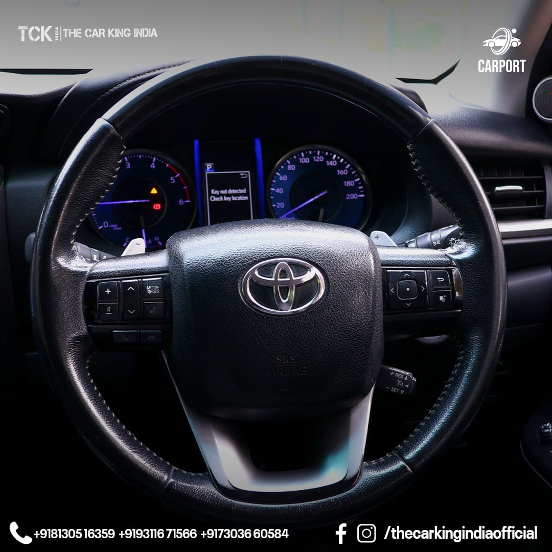 Used TOYOTA FORTUNER 4*2 AT 2021 white - photo 3